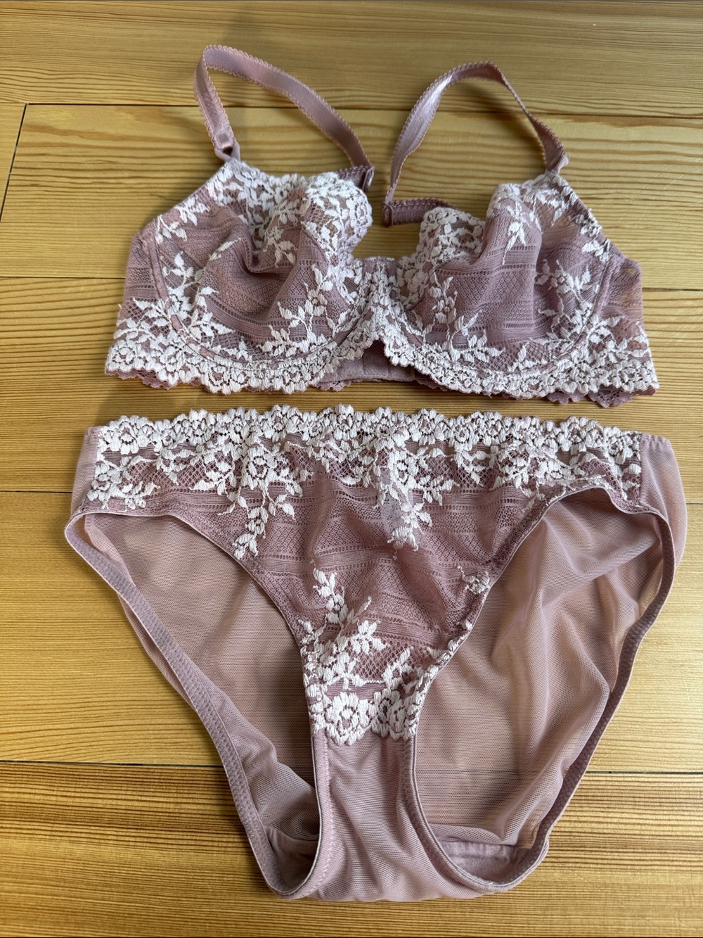 Wacoal lace bra and panty